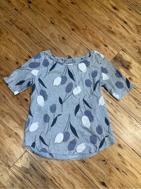 LOFT Gray Floral Short Sleeve Tee